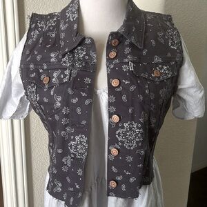Levi's Cropped Distressed Vest Top Frayed Stretch Paisley Blue Medium Festival